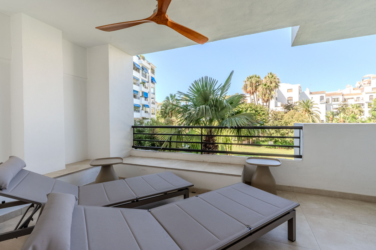 Se vende Apartamento Planta Media de 2 dormitorios en Costa Del Sol, Málaga, España