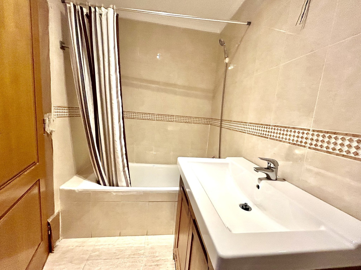 2 Bed Apartment for sale in Torrevieja Costa Blanca, Alicante, Spain