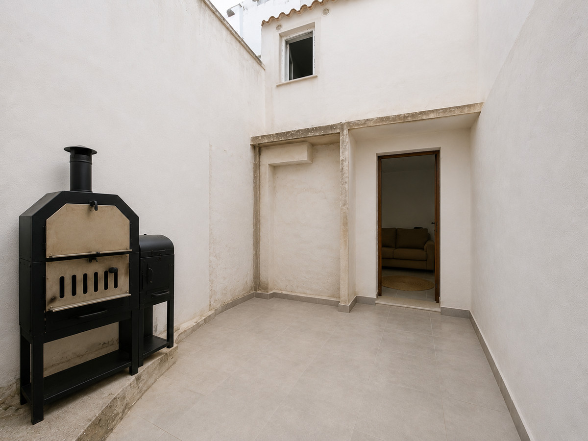 3 Bed Townhouse for sale in Estepona Costa Del Sol, Málaga, Spain