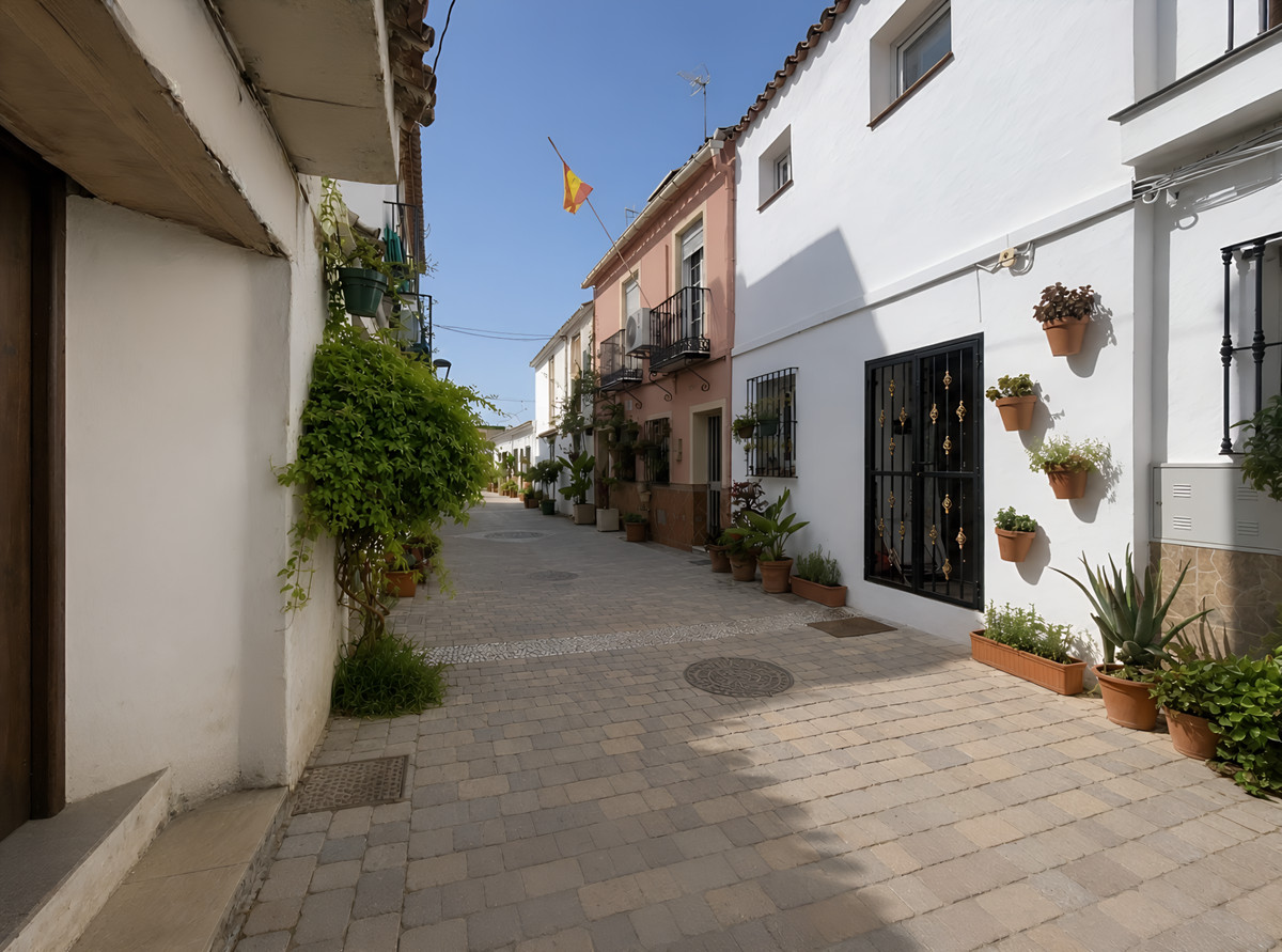 3 Bed Townhouse for sale in Estepona Costa Del Sol, Málaga, Spain