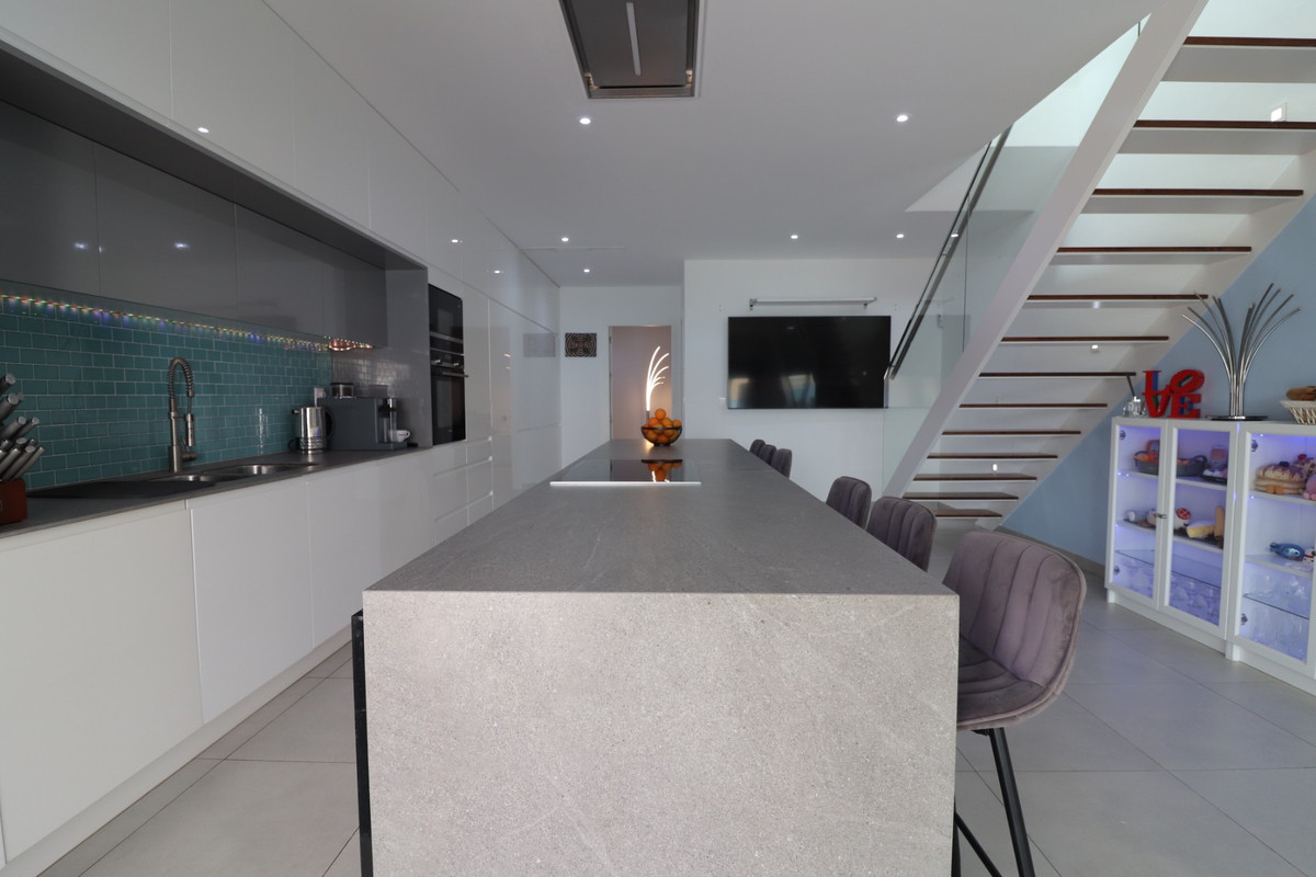 4 Bed Townhouse for sale in Benijofar Costa Blanca, Alicante, Spain