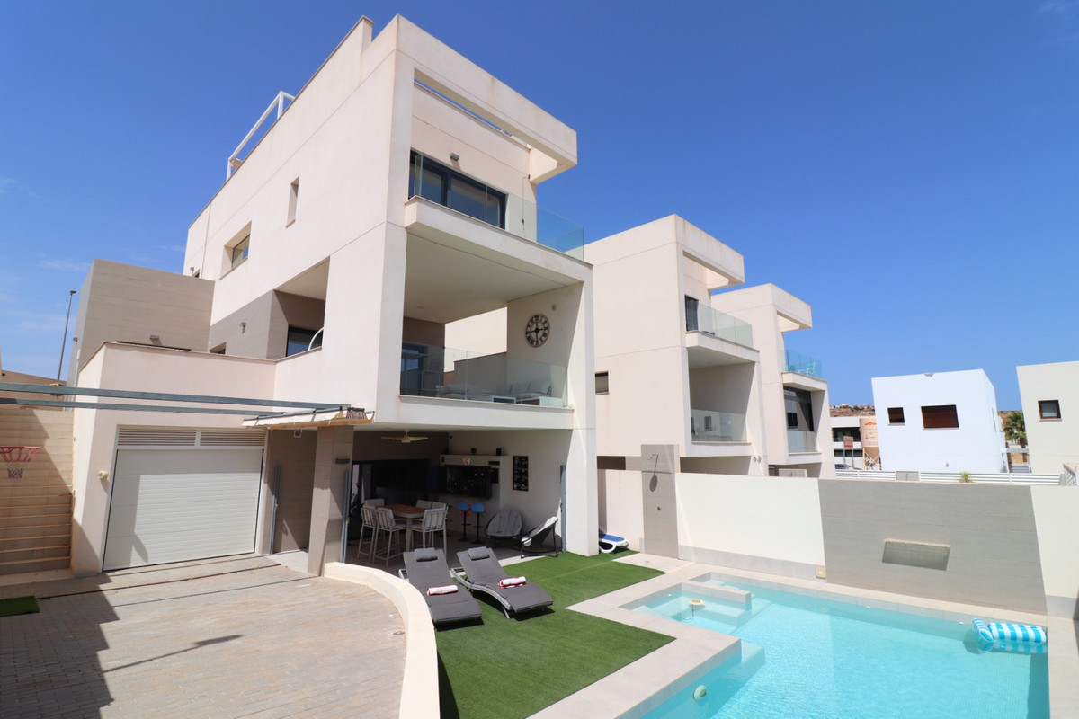 4 Bed Townhouse for sale in Benijofar Costa Blanca, Alicante, Spain