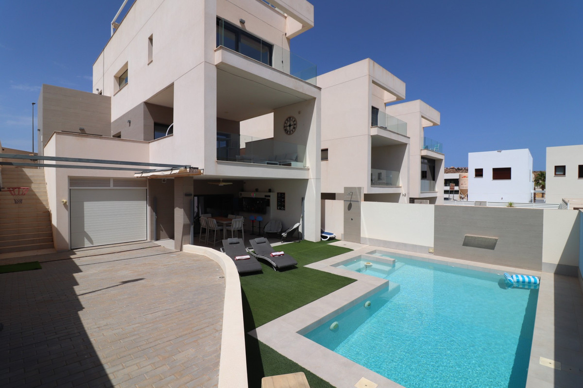4 Bed Townhouse for sale in Benijofar Costa Blanca, Alicante, Spain