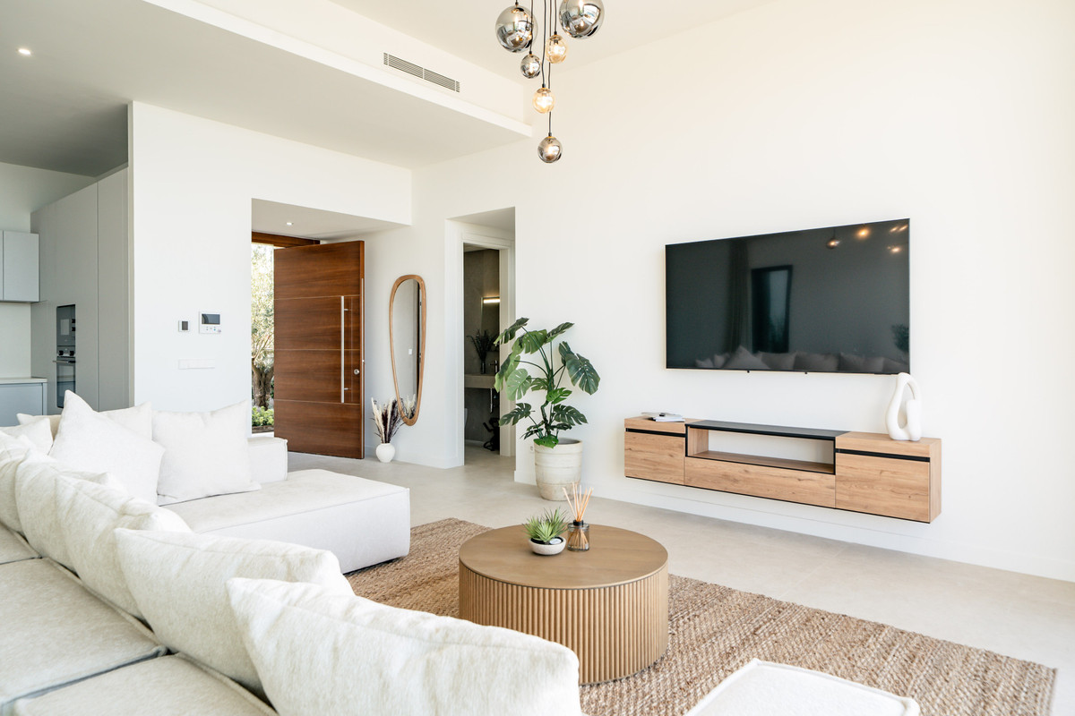 3 Bed Townhouse for sale in Benahavís Costa Del Sol, Málaga, Spain