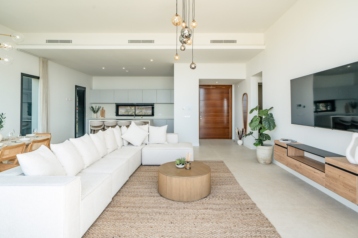 3 Bed Townhouse for sale in Benahavís Costa Del Sol, Málaga, Spain