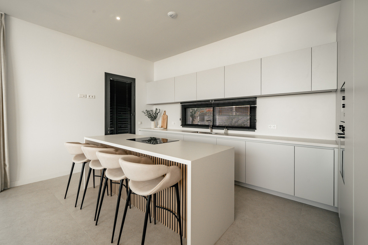 3 Bed Townhouse for sale in Benahavís Costa Del Sol, Málaga, Spain