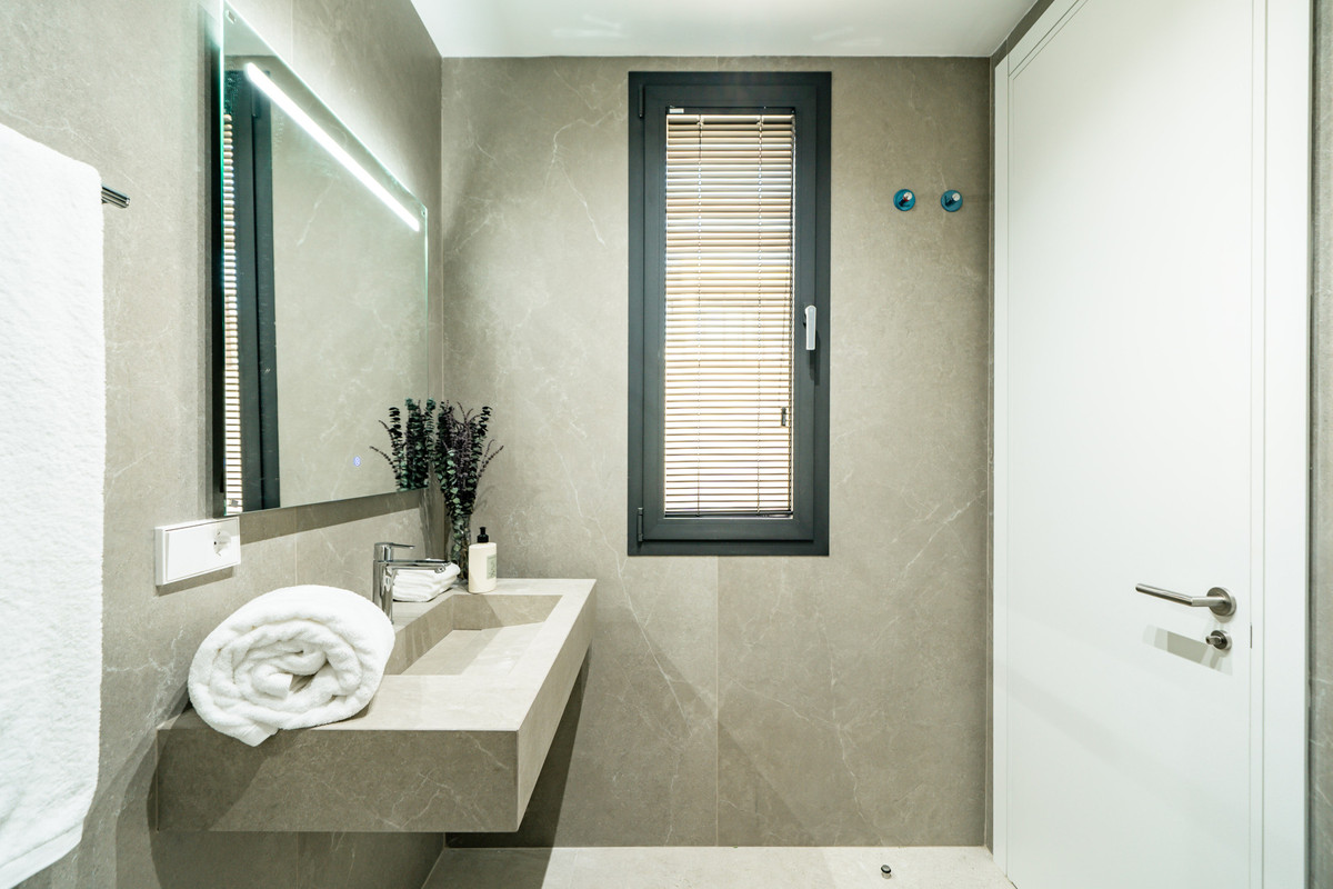 3 Bed Townhouse for sale in Benahavís Costa Del Sol, Málaga, Spain