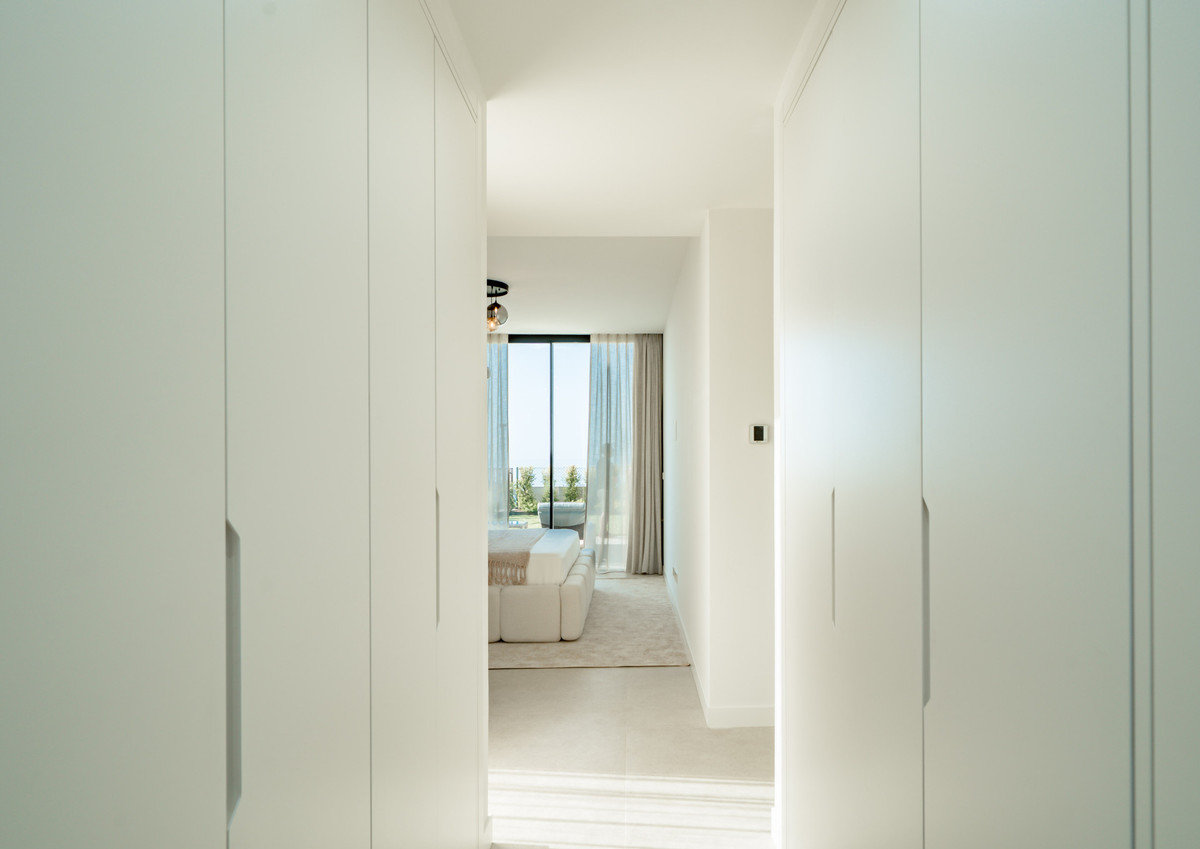 3 Bed Townhouse for sale in Benahavís Costa Del Sol, Málaga, Spain