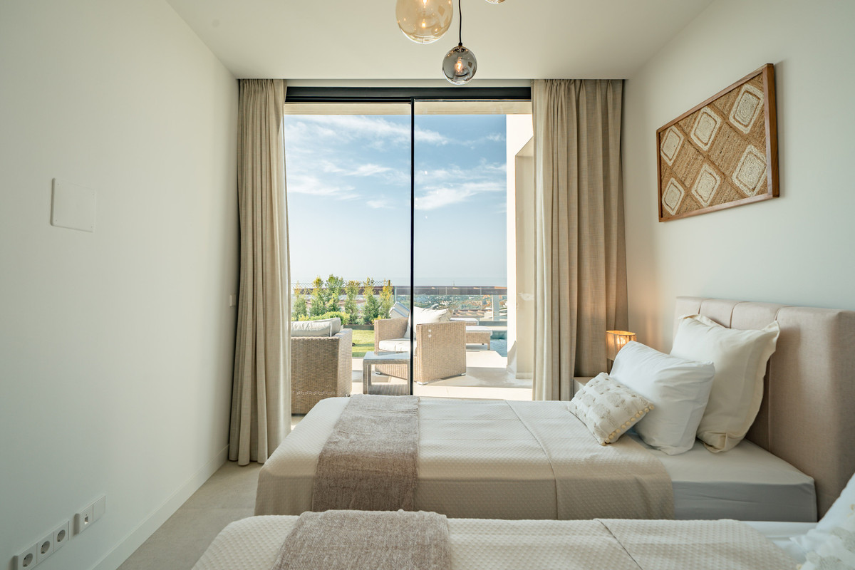3 Bed Townhouse for sale in Benahavís Costa Del Sol, Málaga, Spain