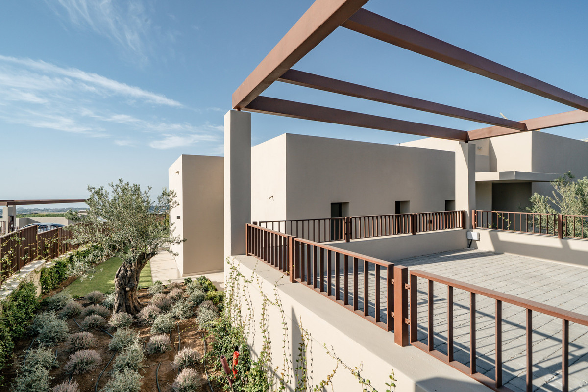 3 Bed Townhouse for sale in Benahavís Costa Del Sol, Málaga, Spain
