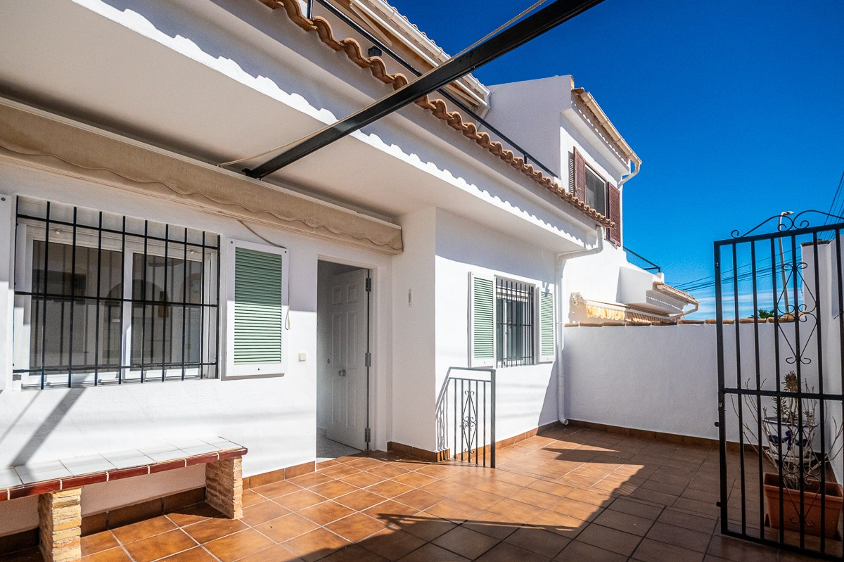 3 Bed Townhouse for sale in San Miguel De Salinas Costa Blanca, Alicante, Spain