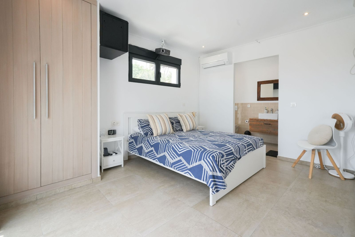 7 Bed Townhouse for sale in Moraira Costa Blanca, Alicante, Spain