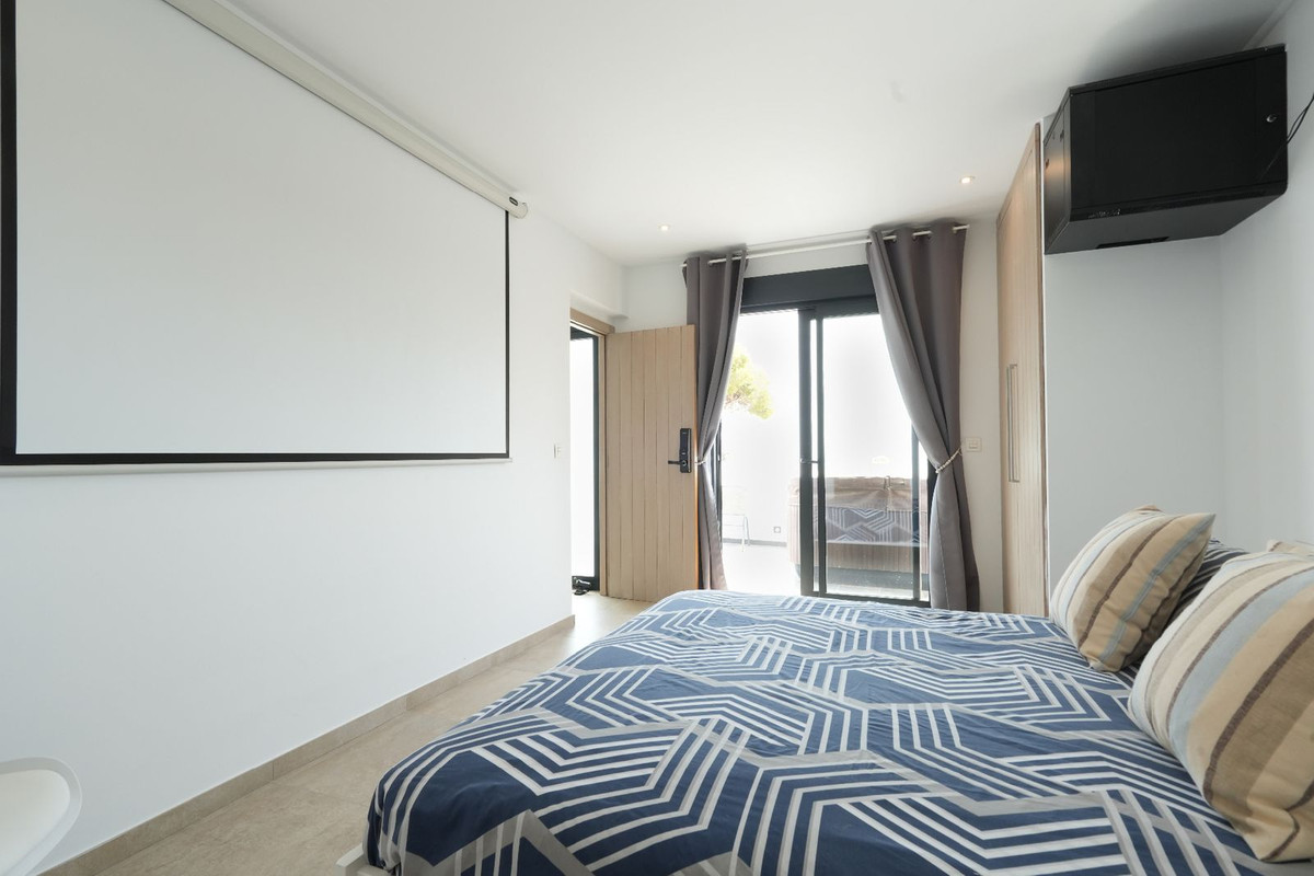 7 Bed Townhouse for sale in Moraira Costa Blanca, Alicante, Spain