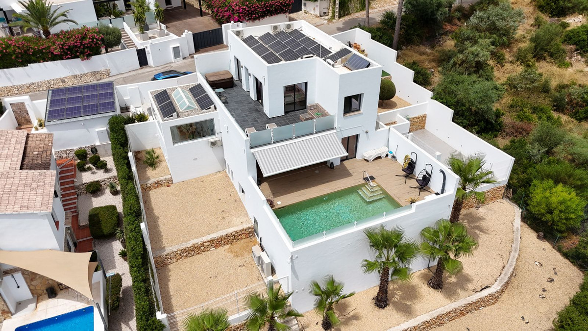 7 Bed Townhouse for sale in Moraira Costa Blanca, Alicante, Spain