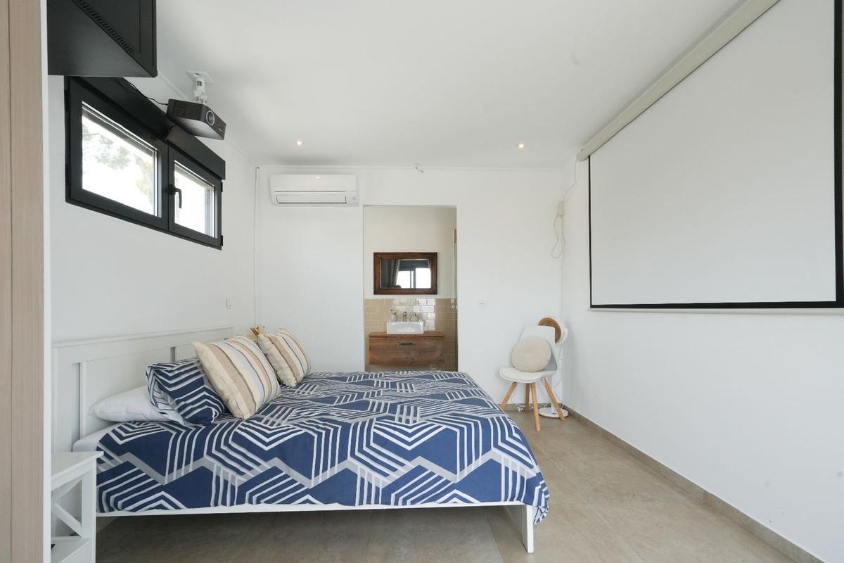 7 Bed Townhouse for sale in Moraira Costa Blanca, Alicante, Spain
