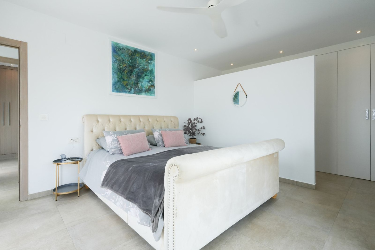 7 Bed Townhouse for sale in Moraira Costa Blanca, Alicante, Spain