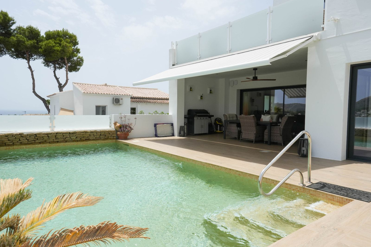 7 Bed Townhouse for sale in Moraira Costa Blanca, Alicante, Spain
