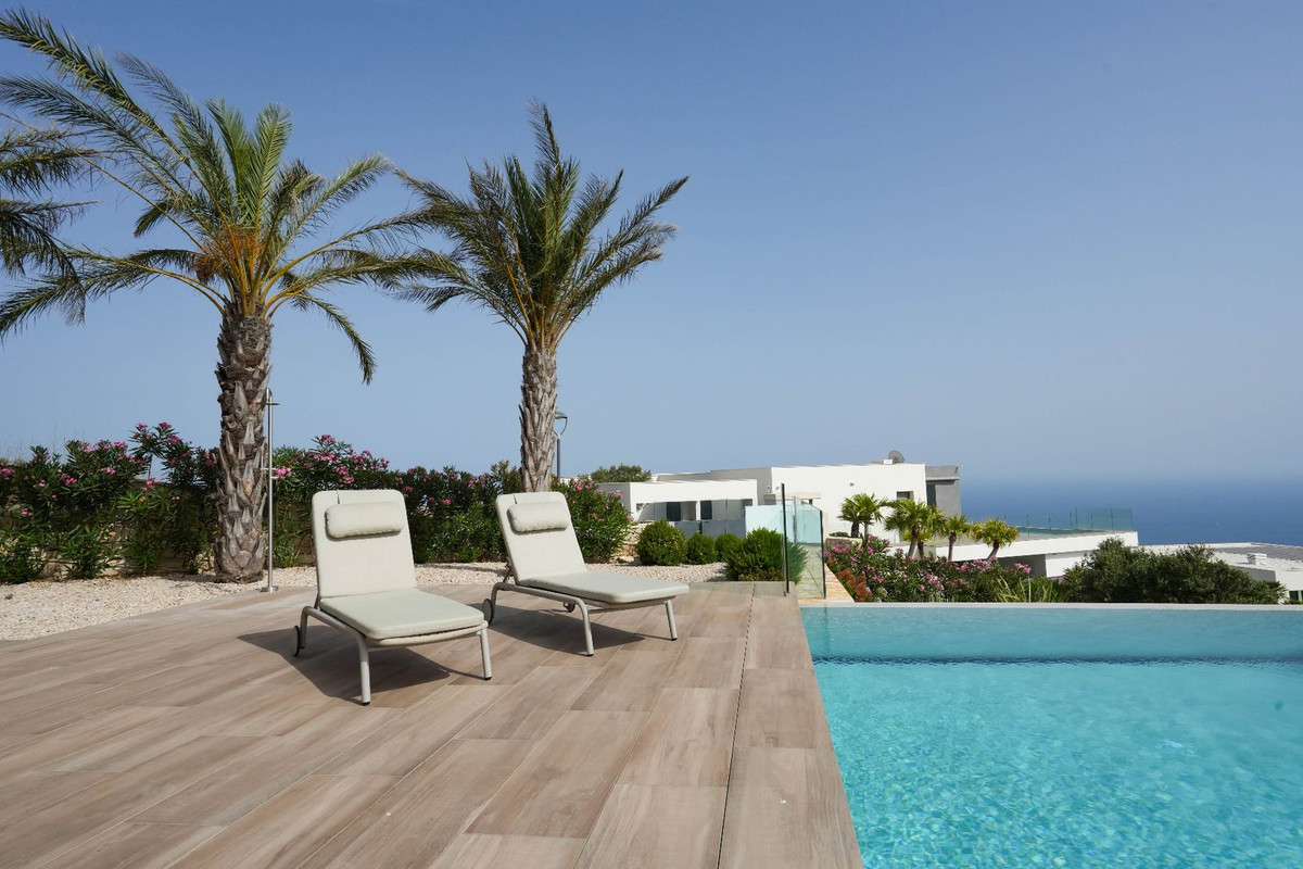 Se vende Villa - Chalet de 5 dormitorios en Costa Blanca, Alicante, España