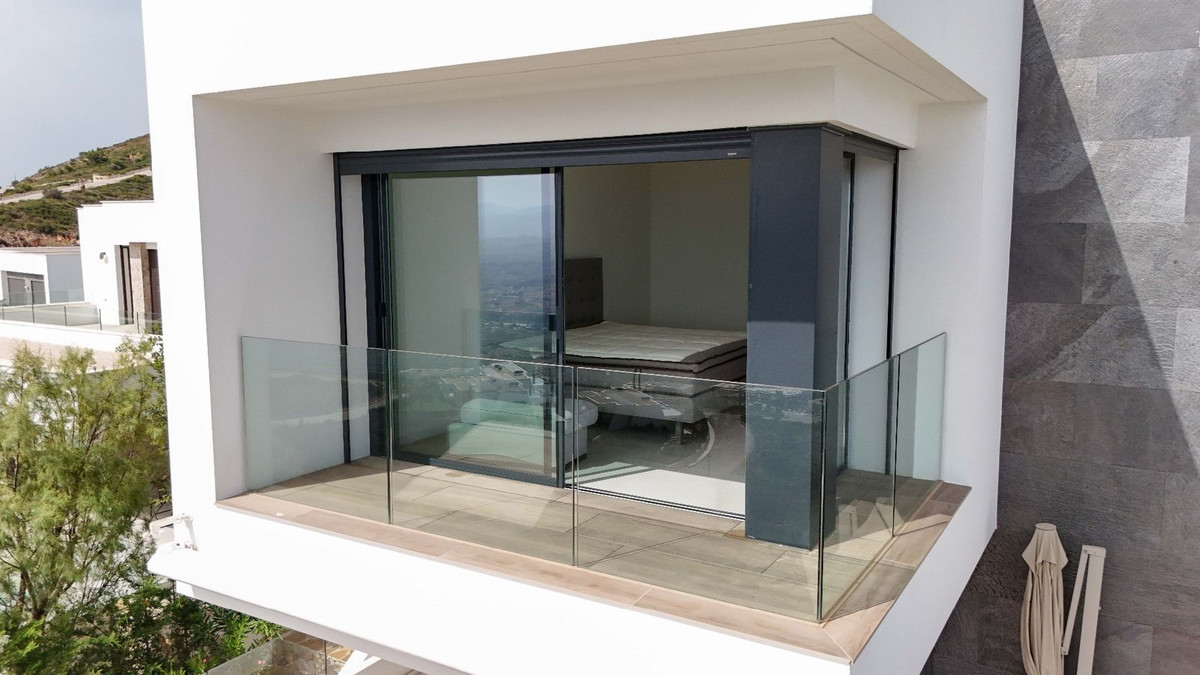 Se vende Villa - Chalet de 5 dormitorios en Costa Blanca, Alicante, España