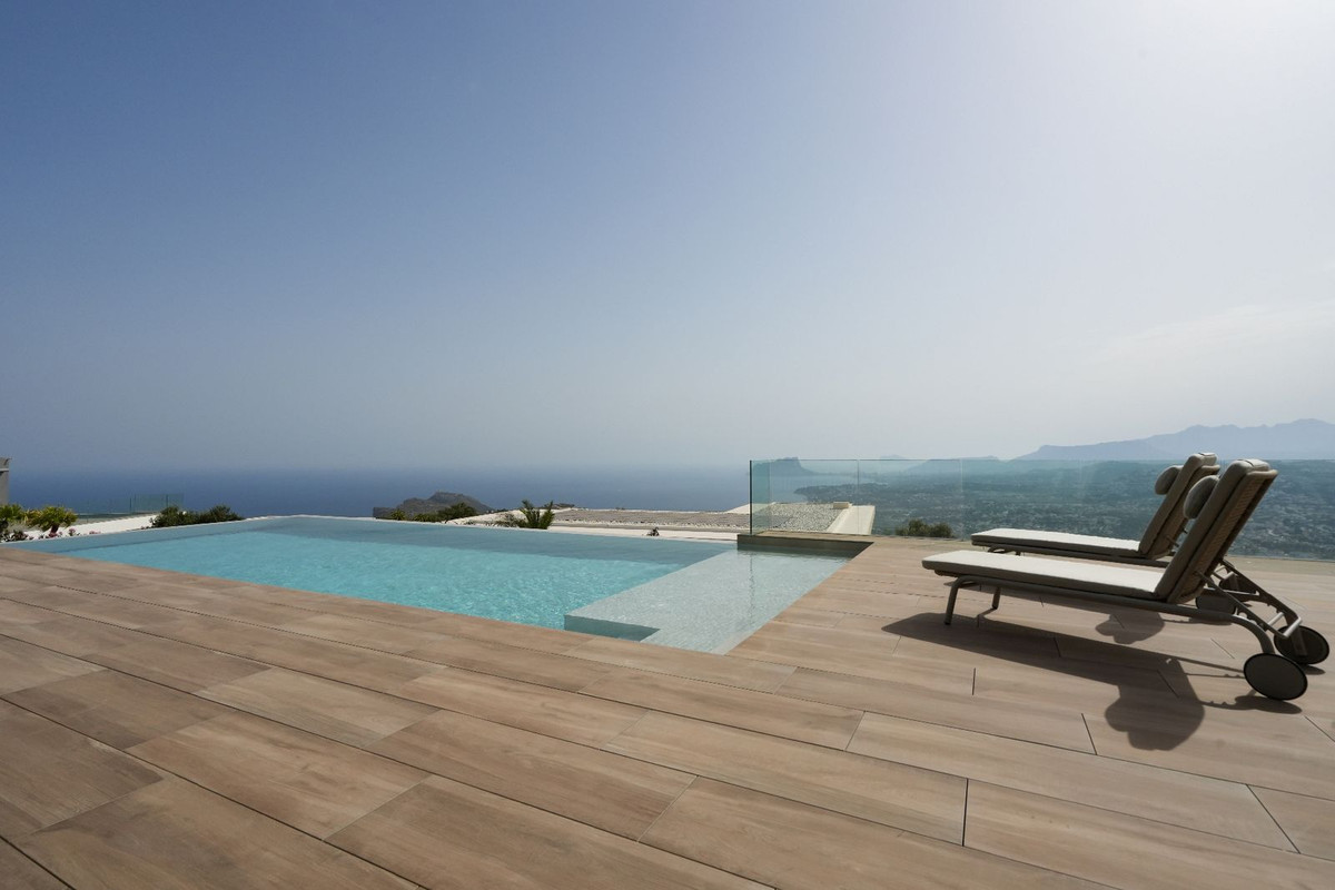 Se vende Villa - Chalet de 5 dormitorios en Costa Blanca, Alicante, España