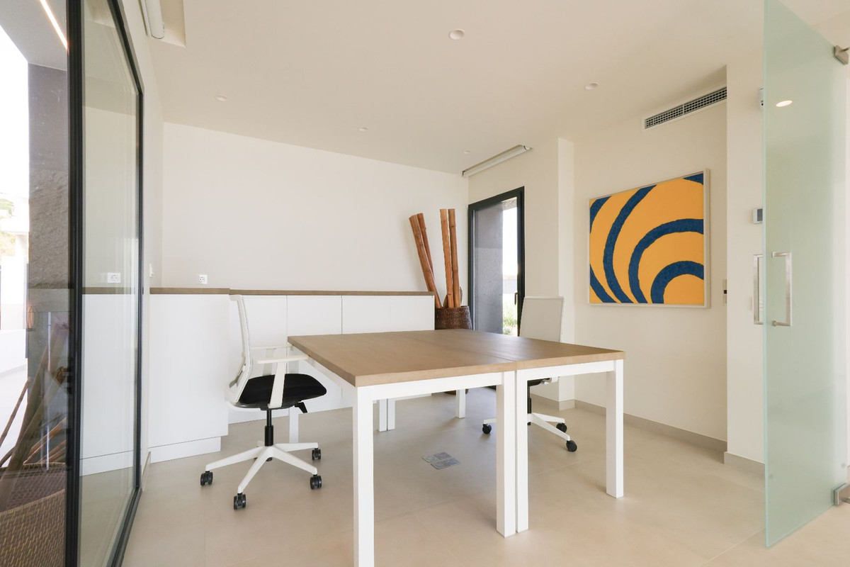Se vende Villa - Chalet de 5 dormitorios en Costa Blanca, Alicante, España