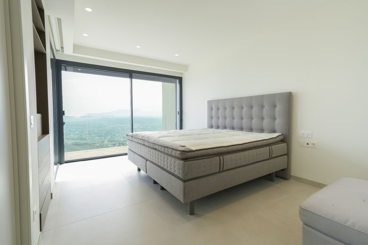 Se vende Villa - Chalet de 5 dormitorios en Costa Blanca, Alicante, España