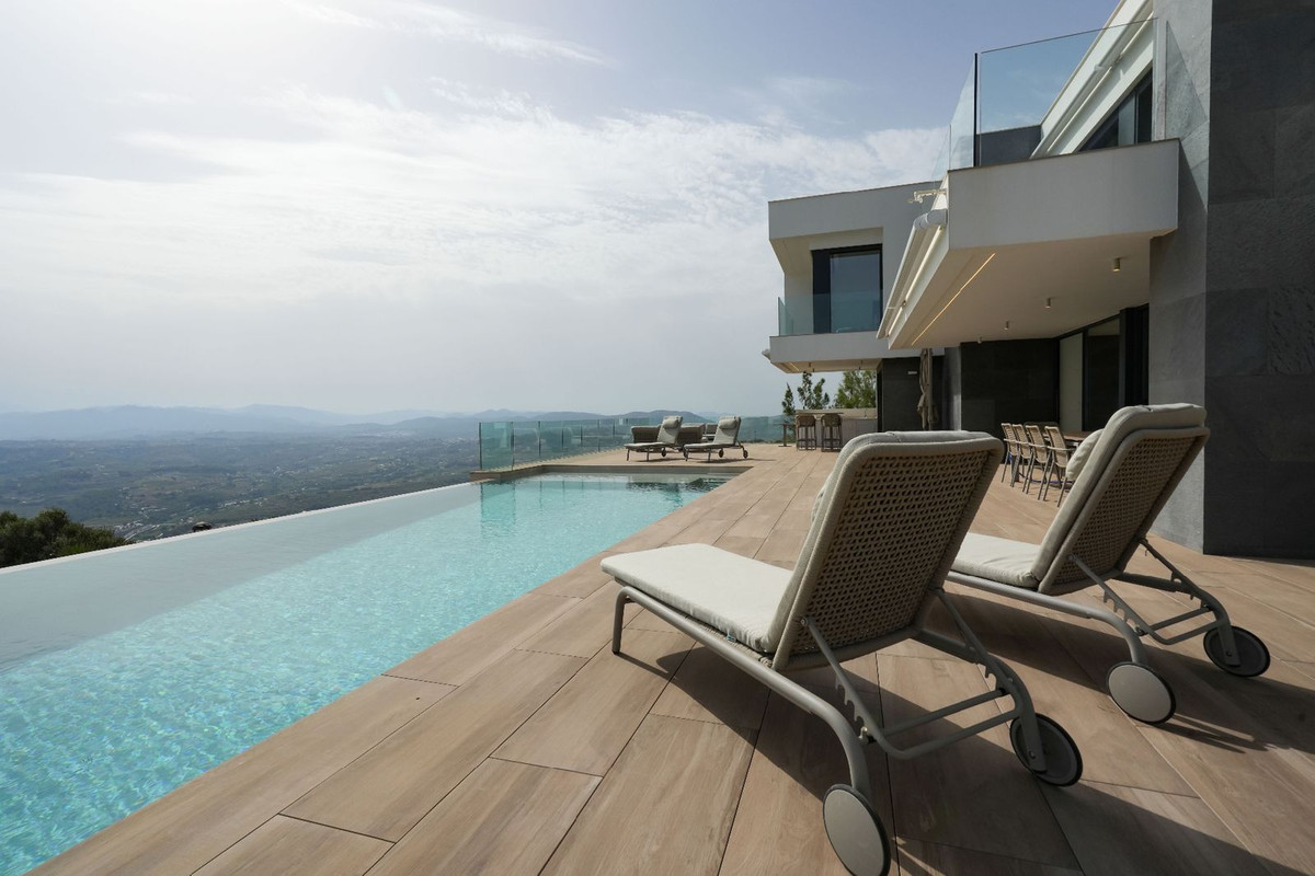 Se vende Villa - Chalet de 5 dormitorios en Costa Blanca, Alicante, España