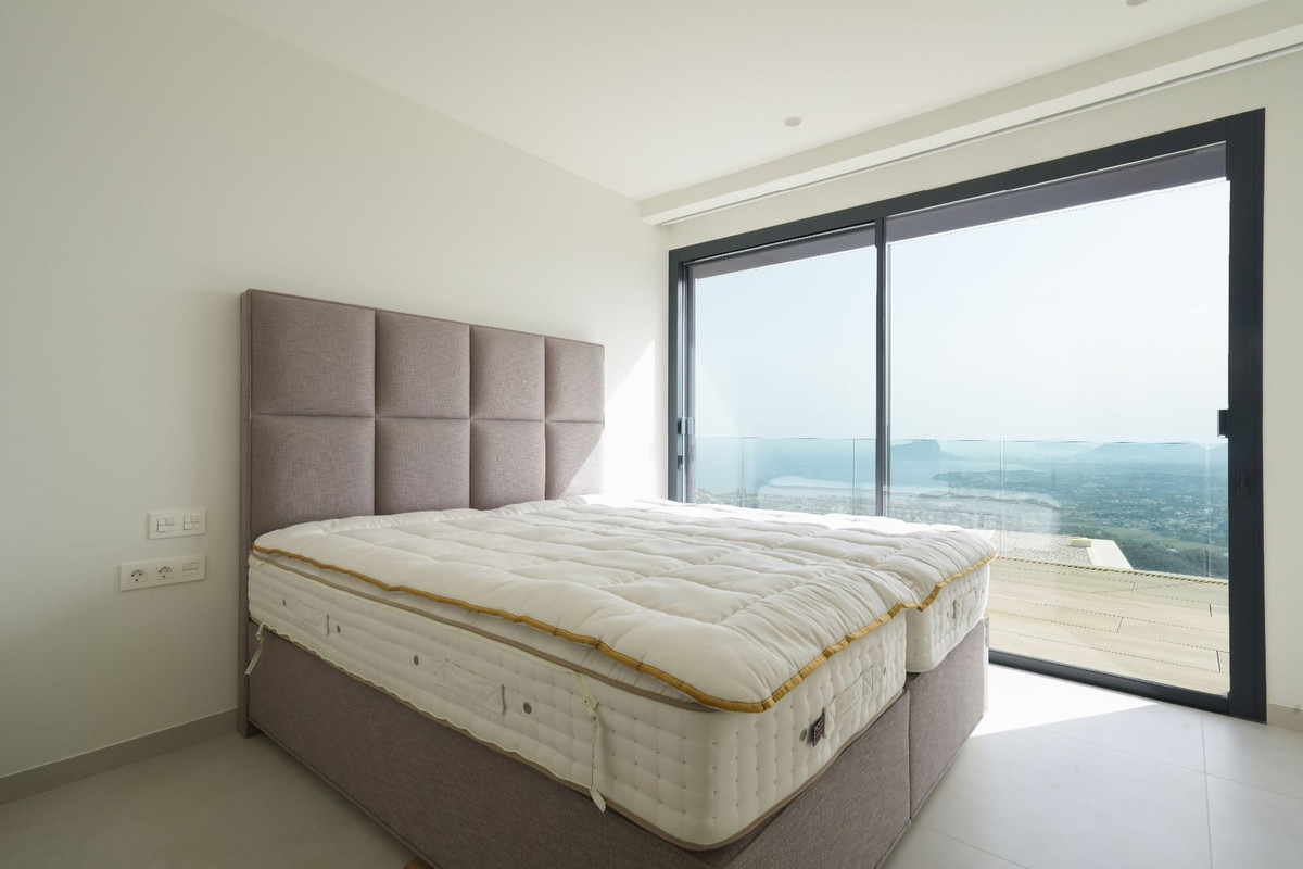 Se vende Villa - Chalet de 5 dormitorios en Costa Blanca, Alicante, España
