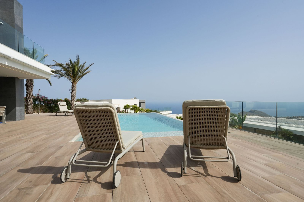 Se vende Villa - Chalet de 5 dormitorios en Costa Blanca, Alicante, España