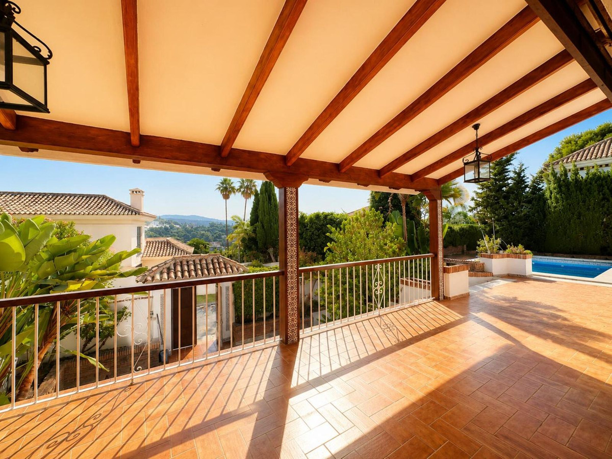4 Bed Townhouse for sale in Río Real Costa Del Sol, Málaga, Spain
