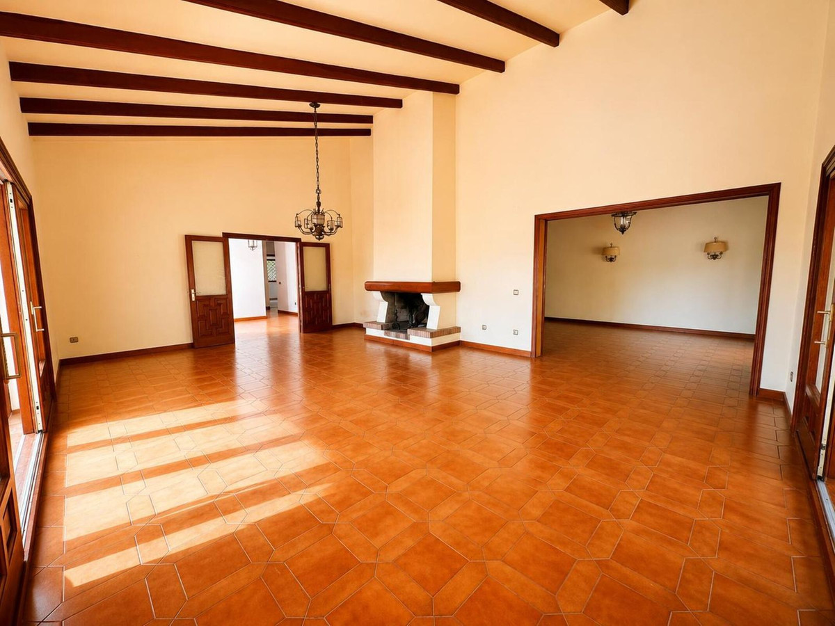 4 Bed Townhouse for sale in Río Real Costa Del Sol, Málaga, Spain