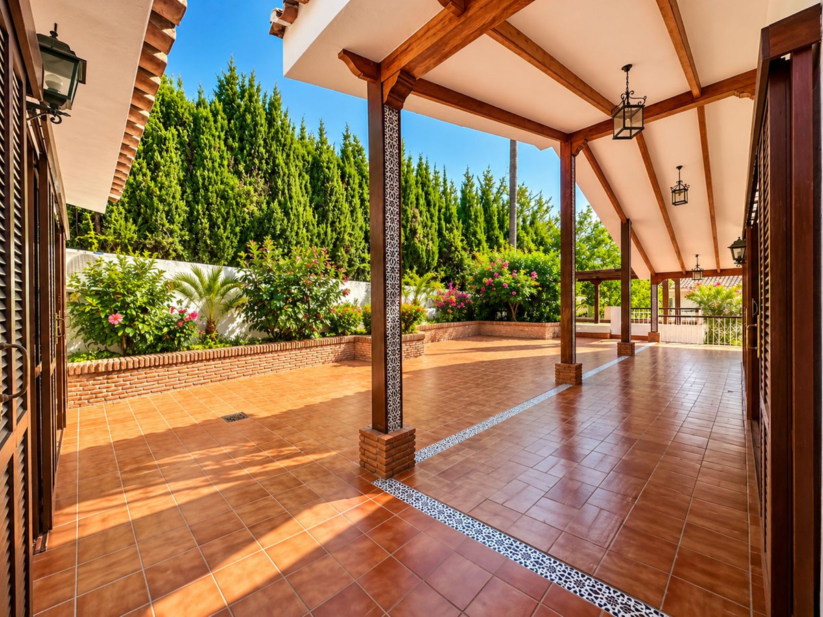4 Bed Townhouse for sale in Río Real Costa Del Sol, Málaga, Spain