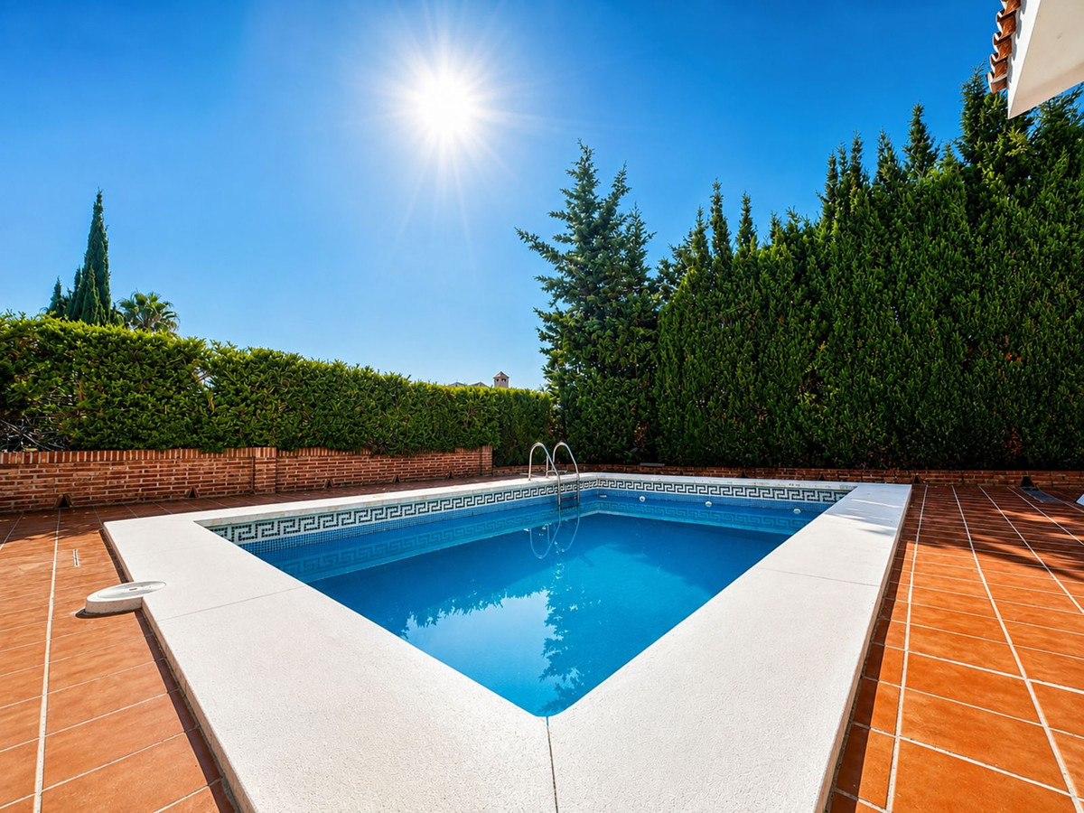 4 Bed Townhouse for sale in Río Real Costa Del Sol, Málaga, Spain