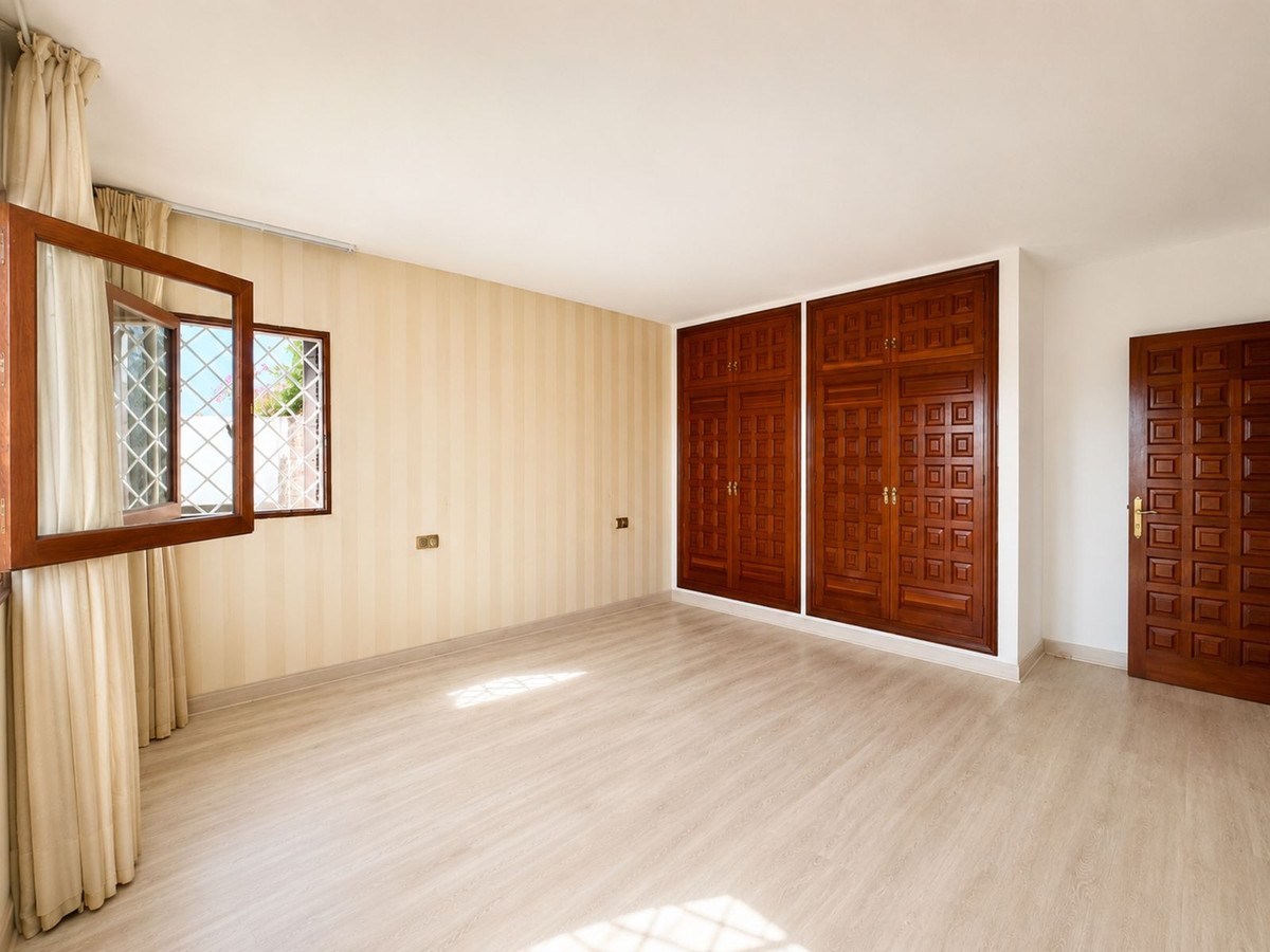 4 Bed Townhouse for sale in Río Real Costa Del Sol, Málaga, Spain