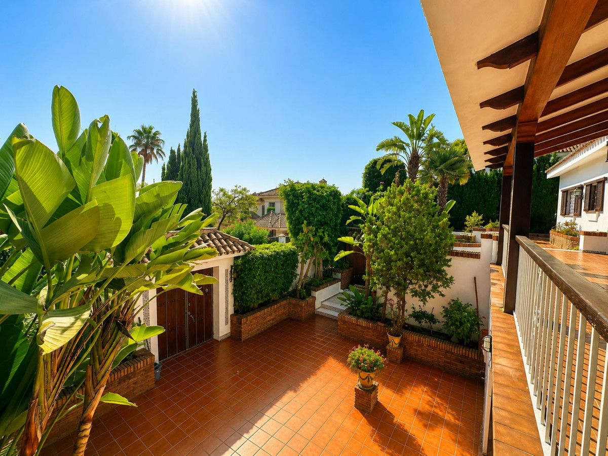 4 Bed Townhouse for sale in Río Real Costa Del Sol, Málaga, Spain