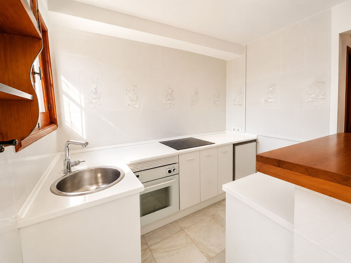 4 Bed Townhouse for sale in Río Real Costa Del Sol, Málaga, Spain