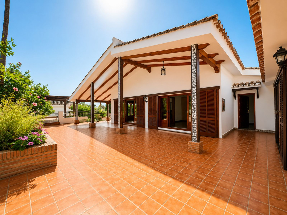 4 Bed Townhouse for sale in Río Real Costa Del Sol, Málaga, Spain