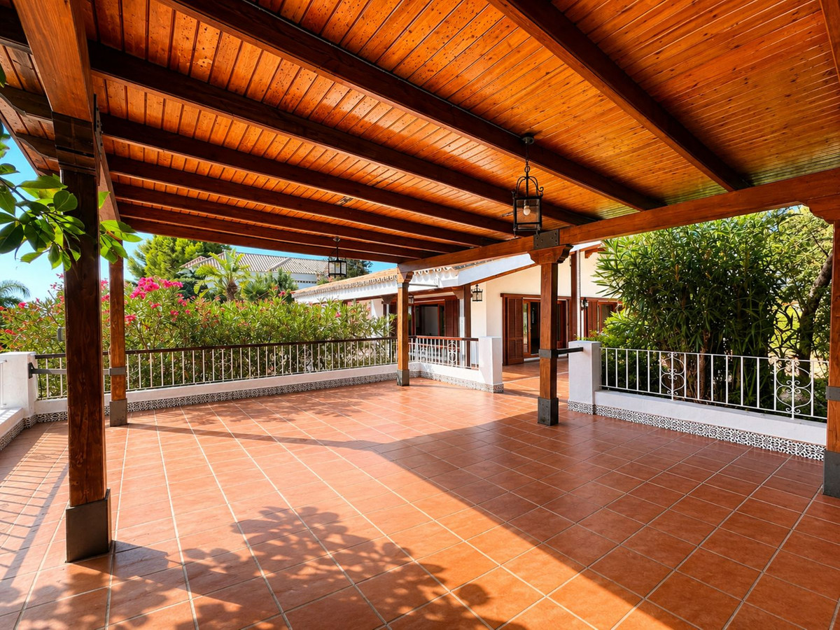 4 Bed Townhouse for sale in Río Real Costa Del Sol, Málaga, Spain
