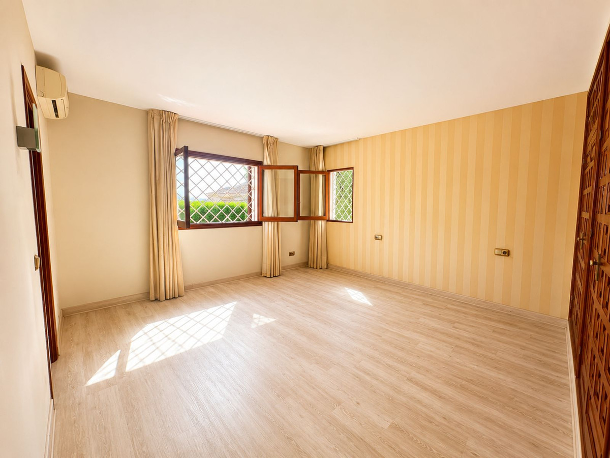 4 Bed Townhouse for sale in Río Real Costa Del Sol, Málaga, Spain