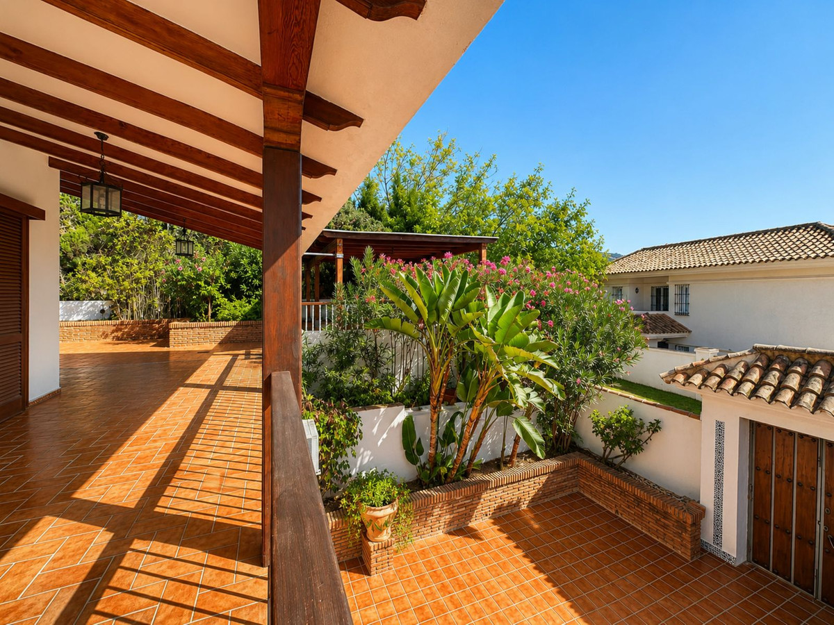 4 Bed Townhouse for sale in Río Real Costa Del Sol, Málaga, Spain