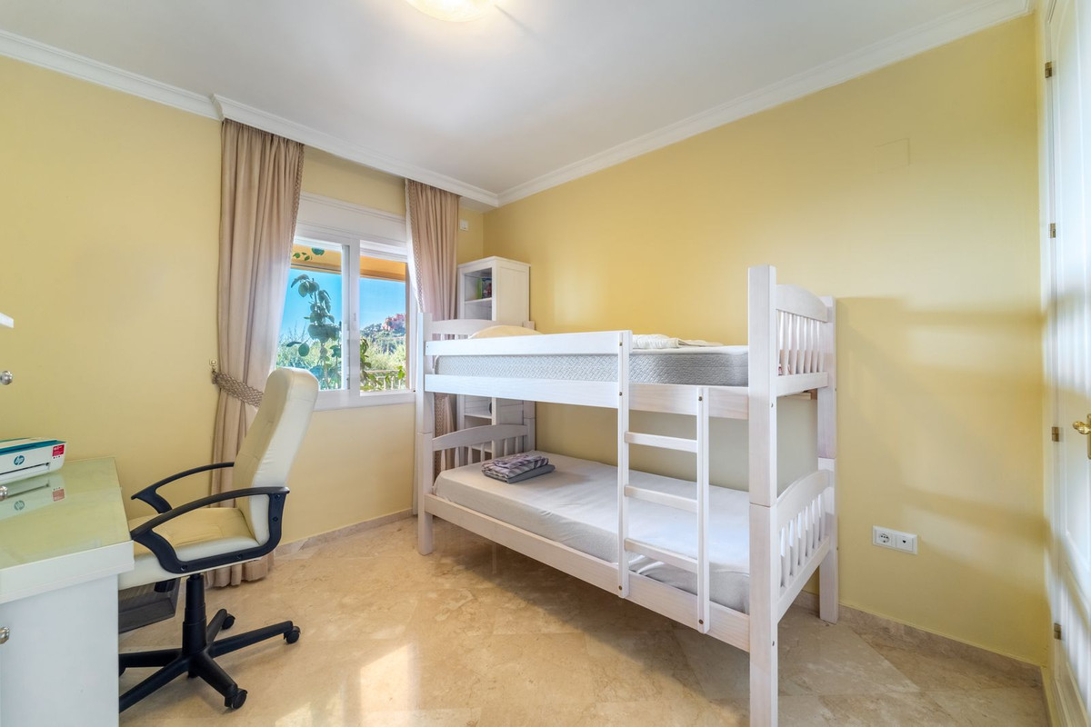 Se vende Apartamento Planta Media de 2 dormitorios en Costa Del Sol, Málaga, España