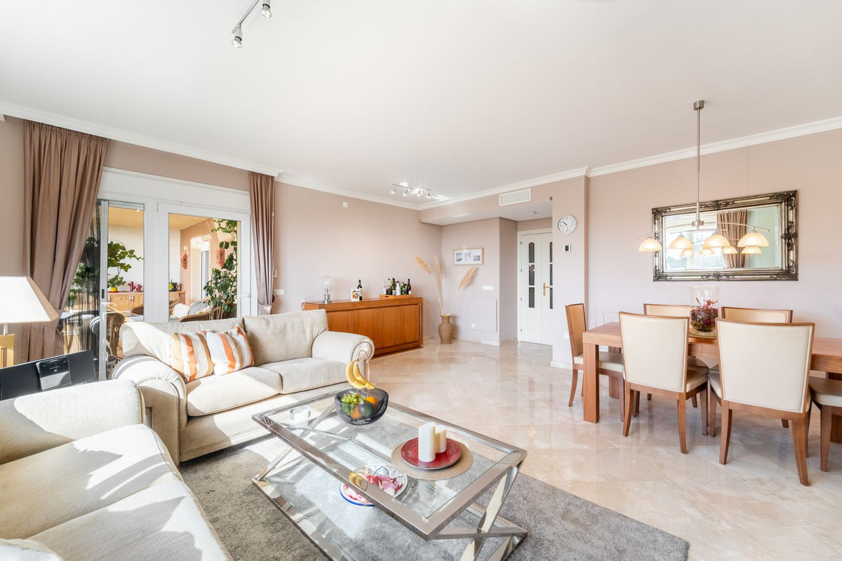 Se vende Apartamento Planta Media de 2 dormitorios en Costa Del Sol, Málaga, España