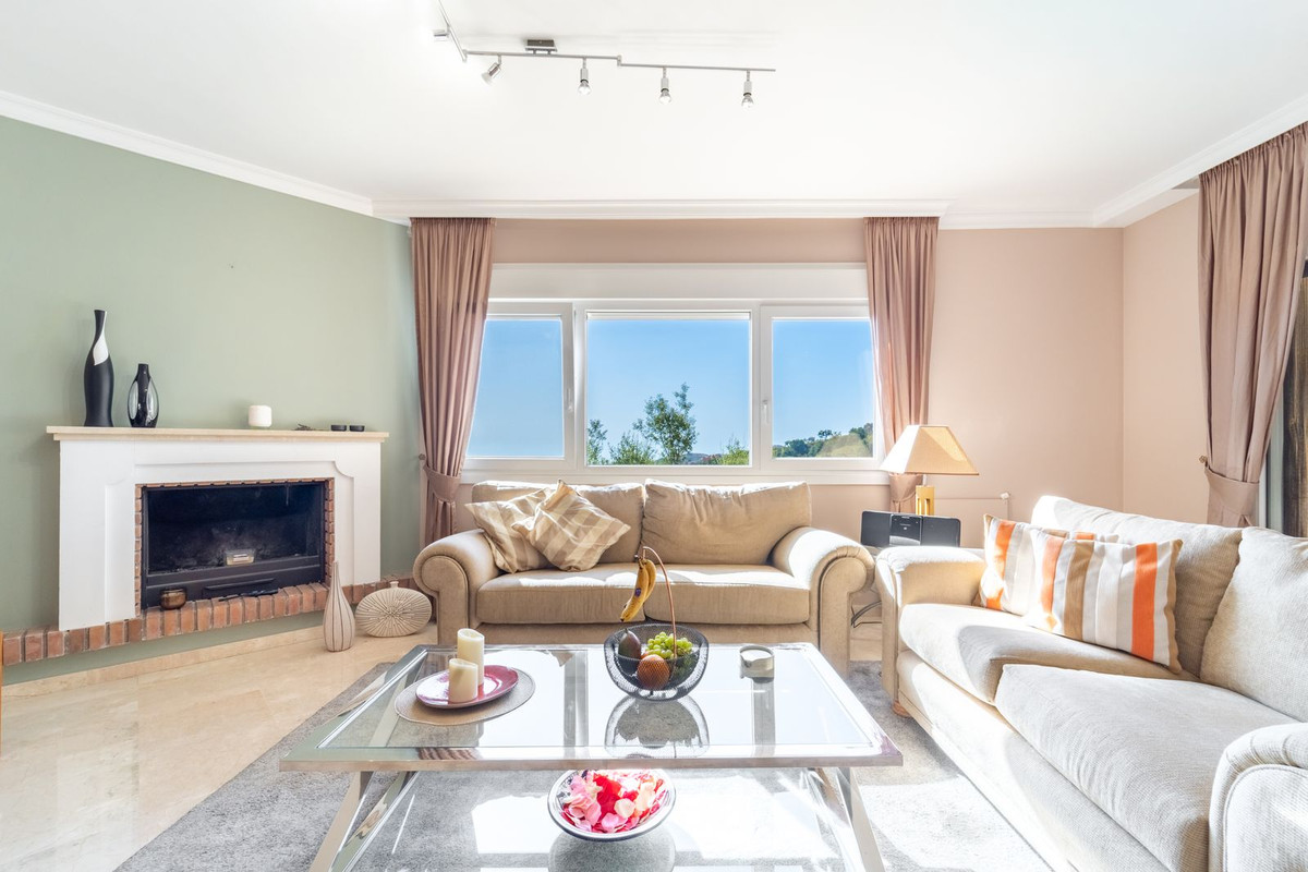 Se vende Apartamento Planta Media de 2 dormitorios en Costa Del Sol, Málaga, España