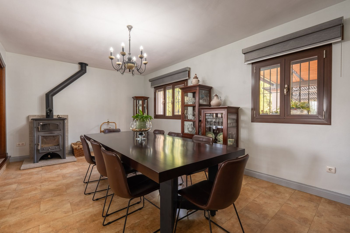 3 Bed Townhouse for sale in Coín Costa Del Sol, Málaga, Spain