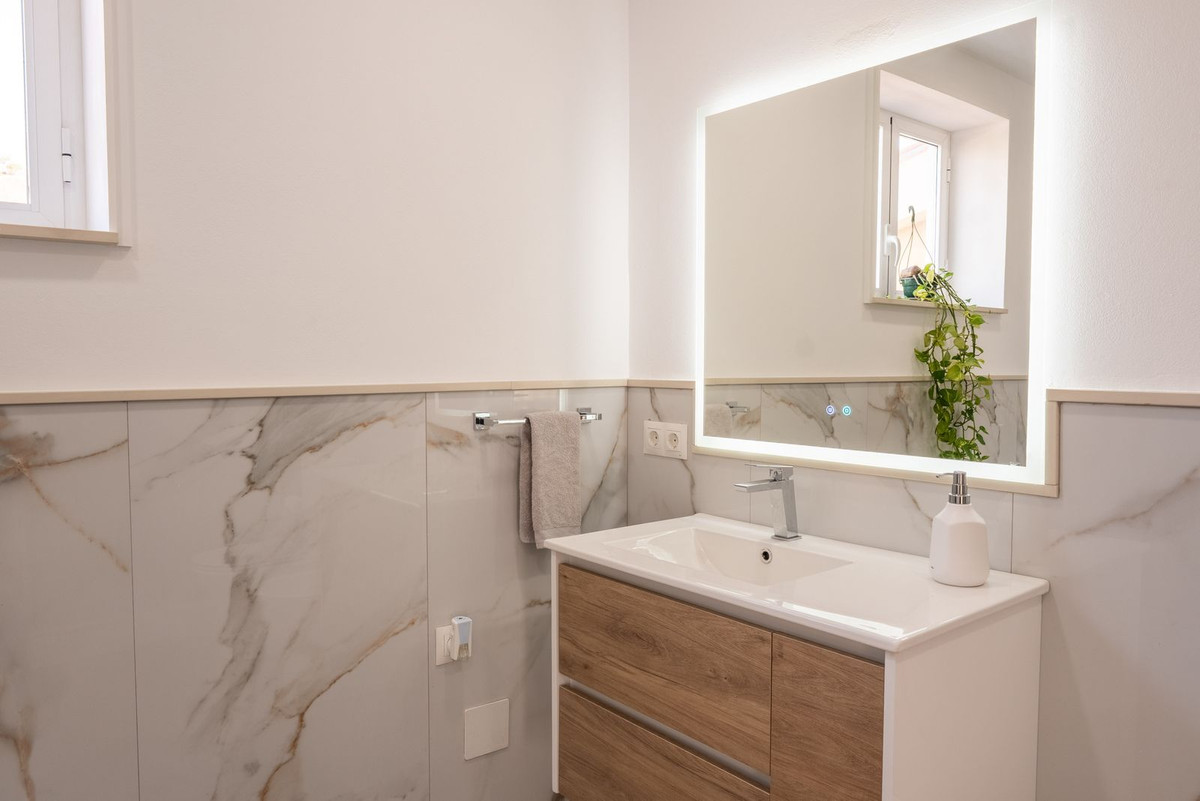 3 Bed Townhouse for sale in Coín Costa Del Sol, Málaga, Spain