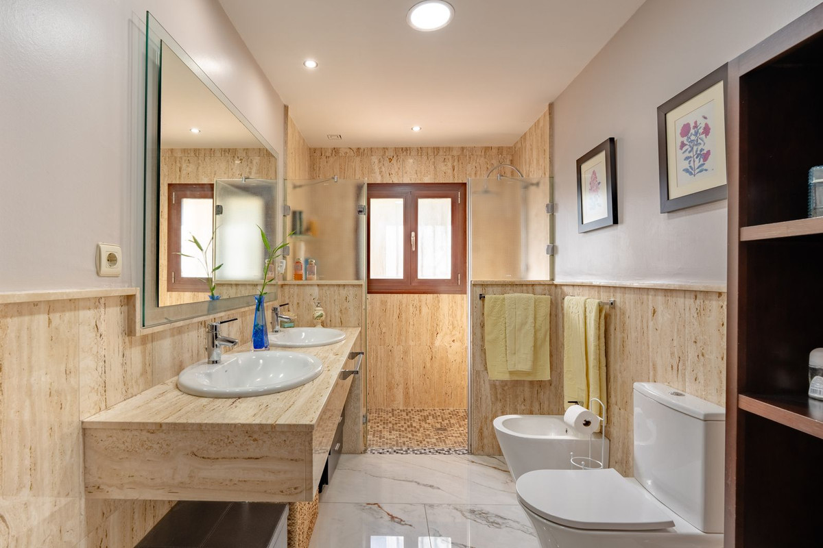 3 Bed Townhouse for sale in Coín Costa Del Sol, Málaga, Spain