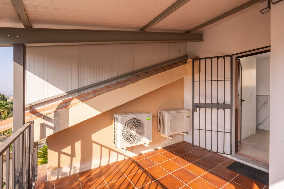 3 Bed Townhouse for sale in Coín Costa Del Sol, Málaga, Spain