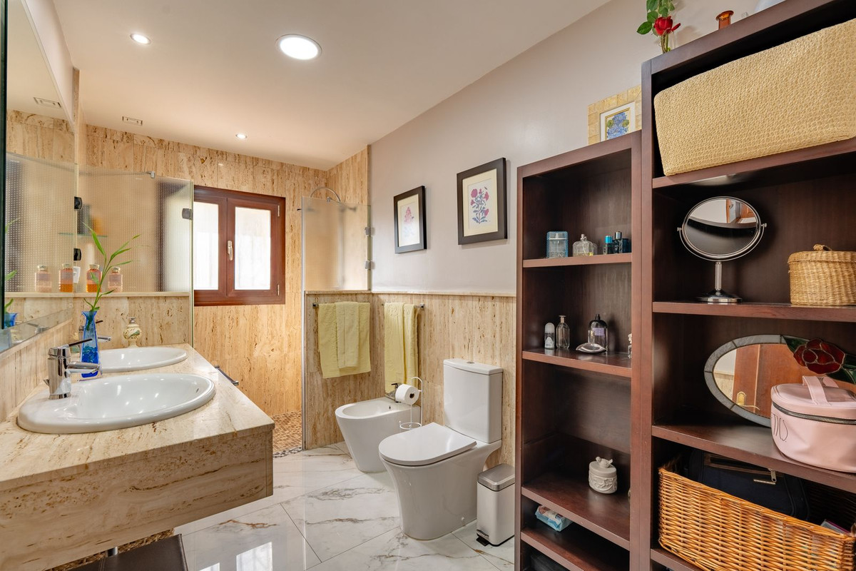 3 Bed Townhouse for sale in Coín Costa Del Sol, Málaga, Spain