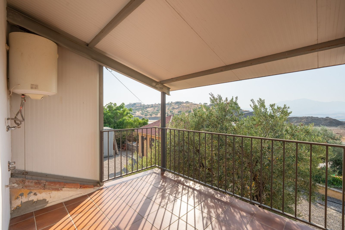 3 Bed Townhouse for sale in Coín Costa Del Sol, Málaga, Spain