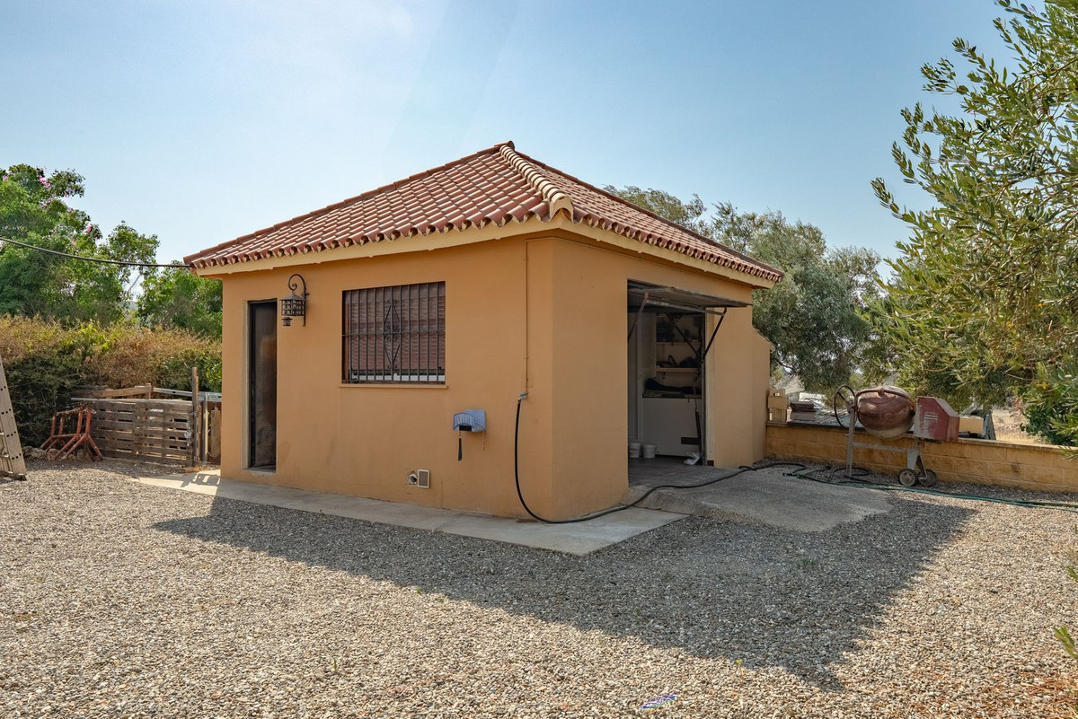3 Bed Townhouse for sale in Coín Costa Del Sol, Málaga, Spain